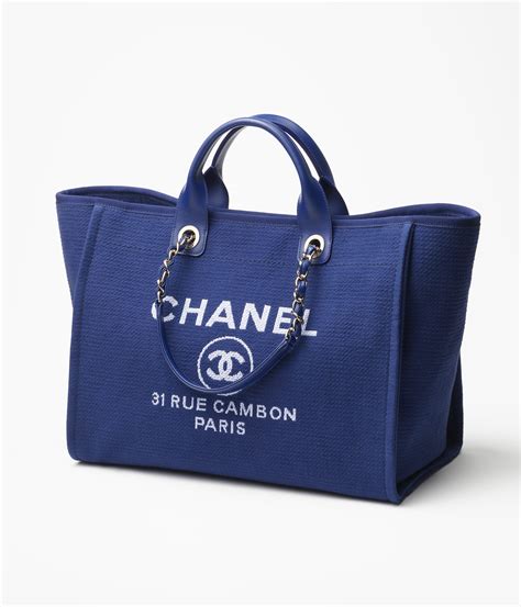 chanel zipped shopping bag|chanel shopping bag 2020.